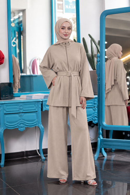 Product photo of Belted Beige Set from Lameral