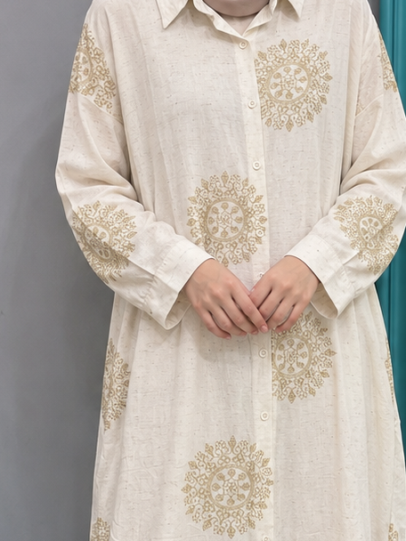 Close-up of Golden Medallion Linen Set, cropped directly from the original product photo.