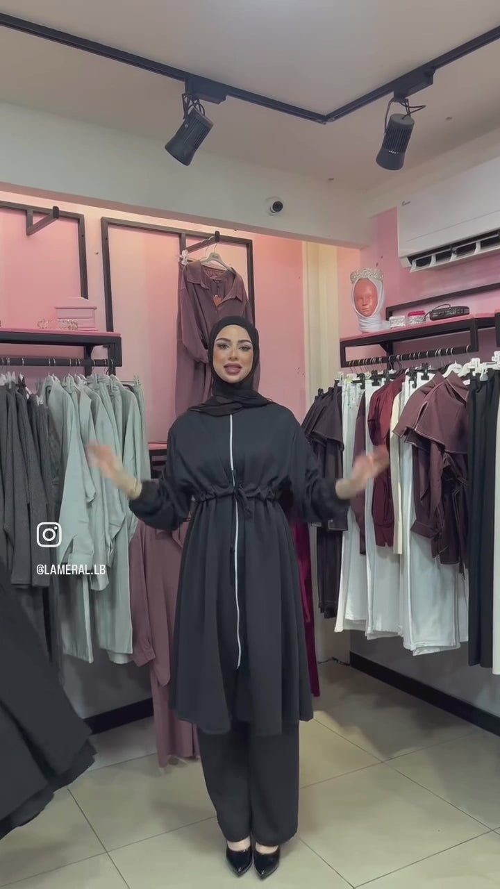 Product video of Long Zip Set from Lameral